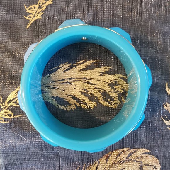 Kenneth Jay Lane Blue and Gold Bracelet - Picture 3 of 4